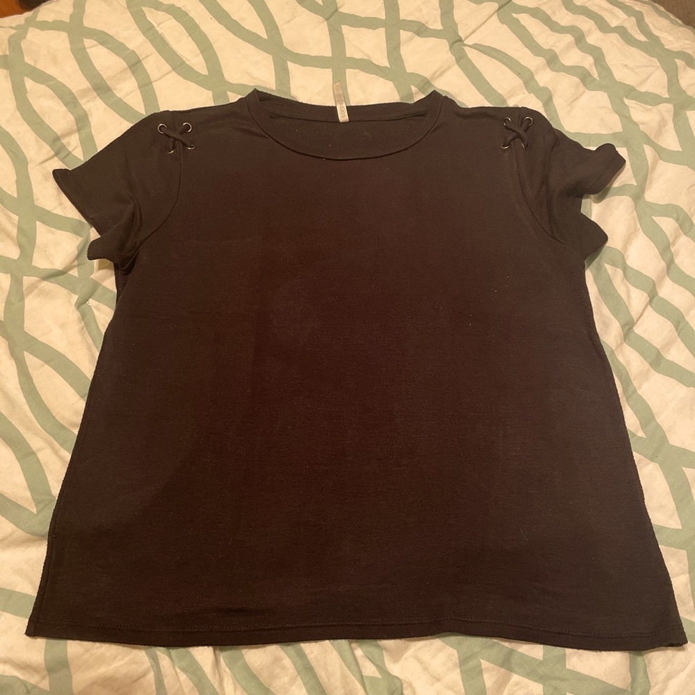 Plain Black T Shirt with cool shoulder details